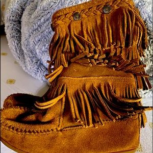 Minnetonka boots